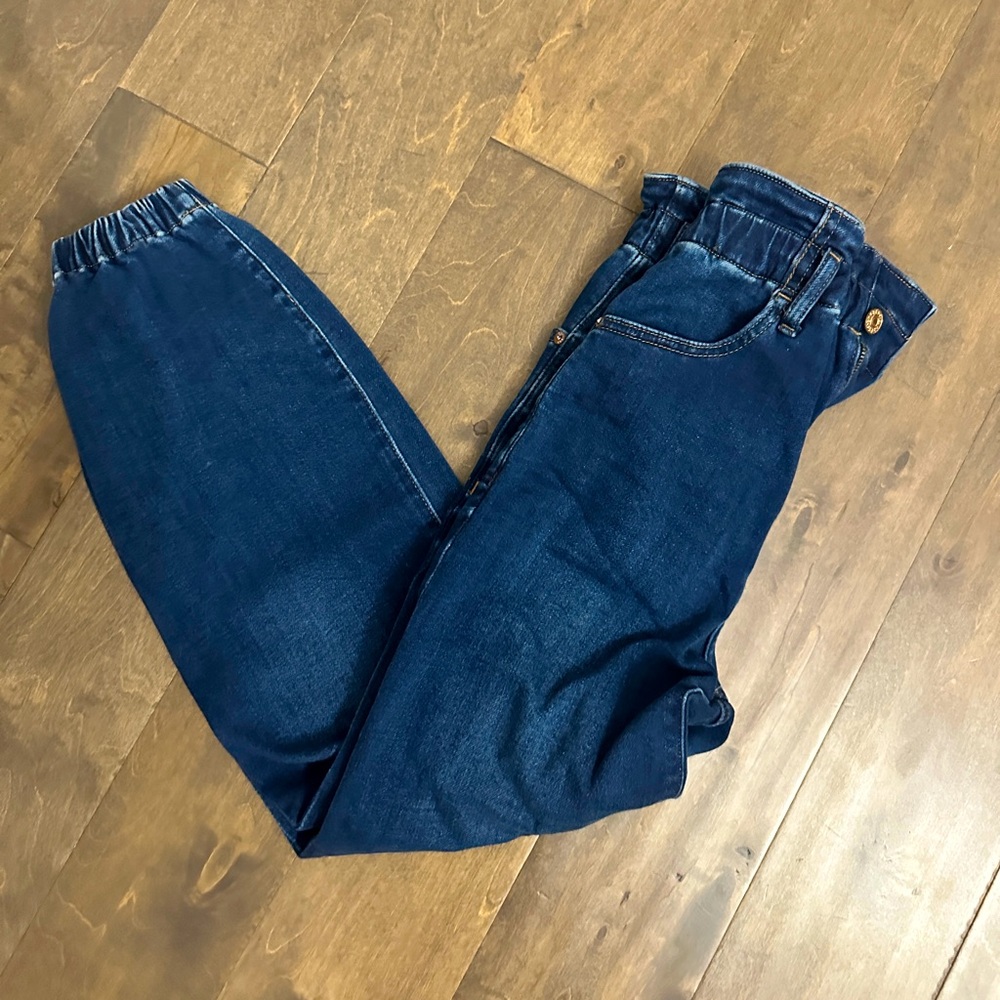 Express Super High Rise Jogger. Size 00 short